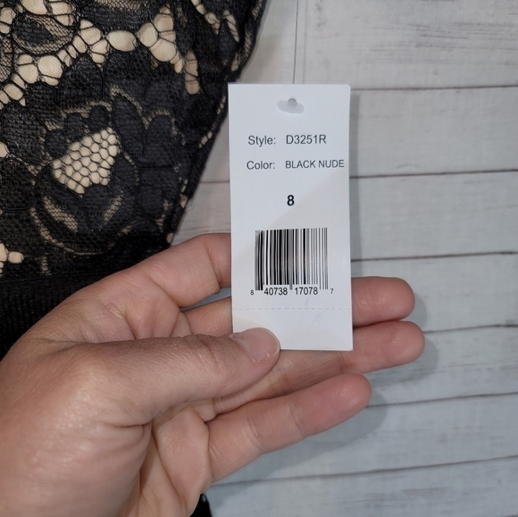 Alexia Admor Black and Gold Lace Midi Dress - Picture 6 of 13